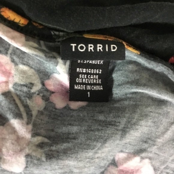 TORRID Size 1 black floral button down baby doll style 3/4 sleeve 🔝 - Picture 12 of 15